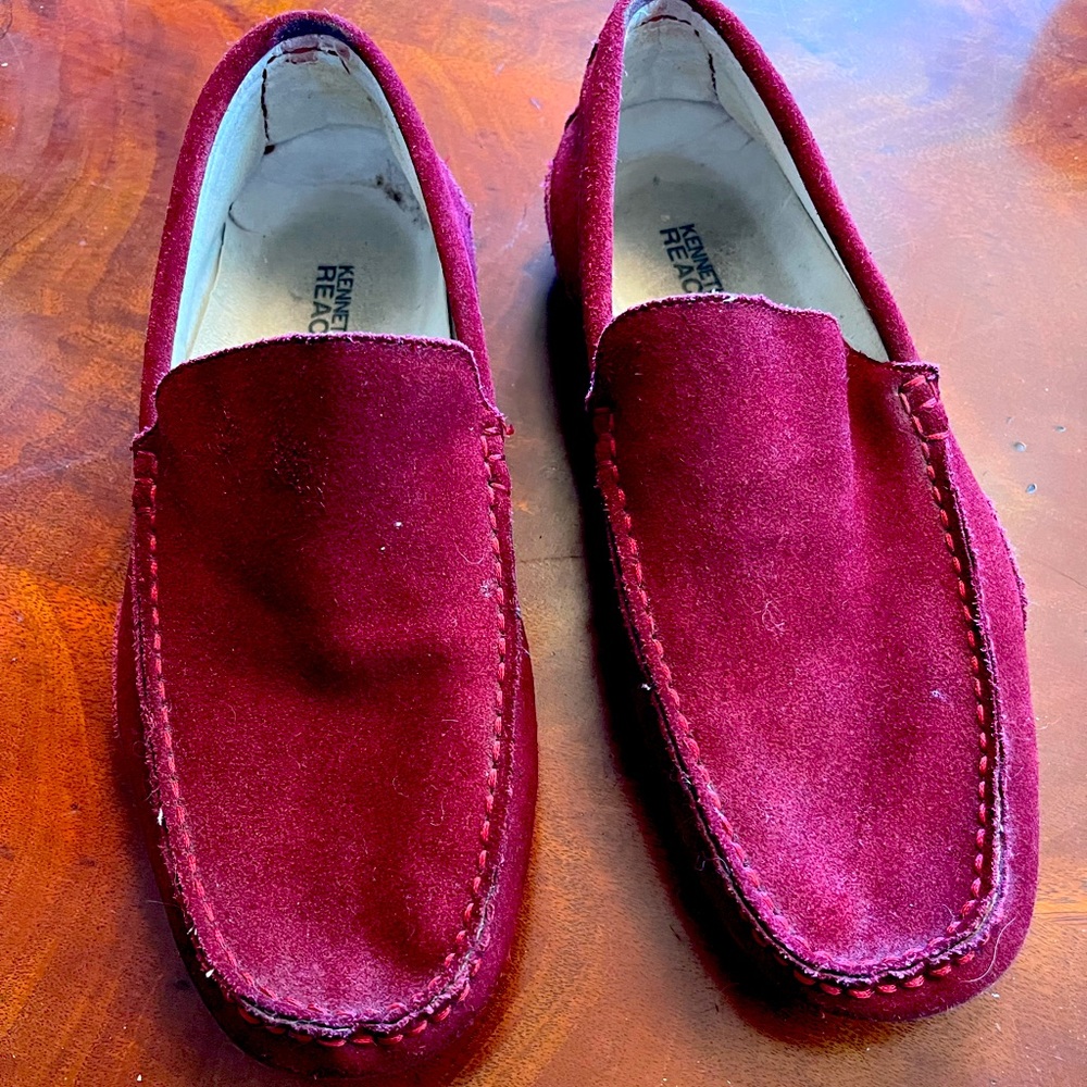 Kenneth Cole Reaction / 10M Driving Shoe Cranberry in Color
